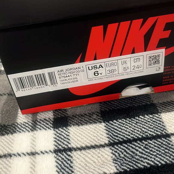 Air Jordan 1 Retro High OG GS - Picture 6 of 6